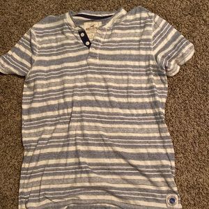 grey and white striped hollister t-shirt